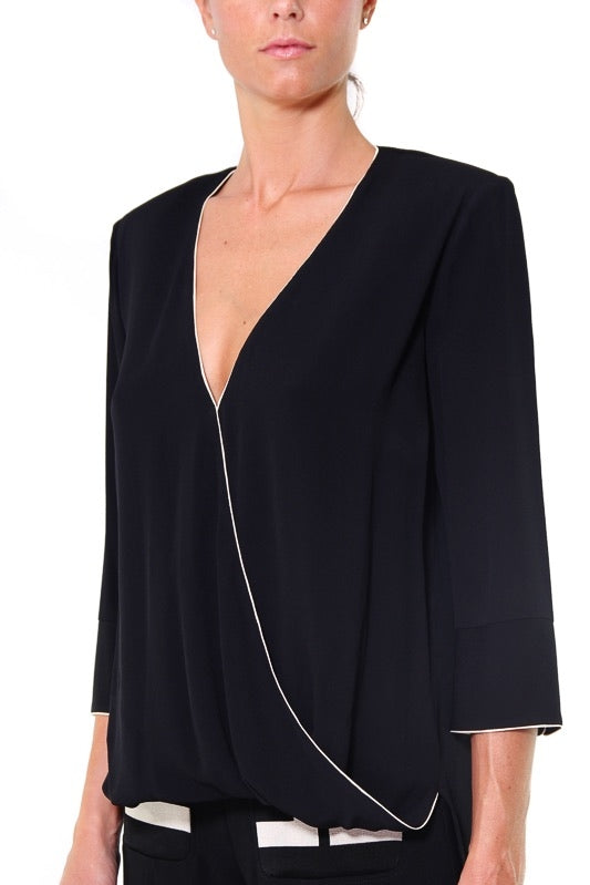 Elisabetta Franchi blusa in georgette di viscosa con piping nero