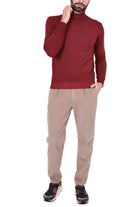 Outfit maglia uomo collo alto in lana merino rosso