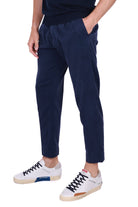 Outfit pantalone con pinces in tessuto di cupro blu