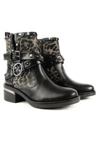 Guess Scarpe stivaletto maculato fenix con fibbie e borchie nero